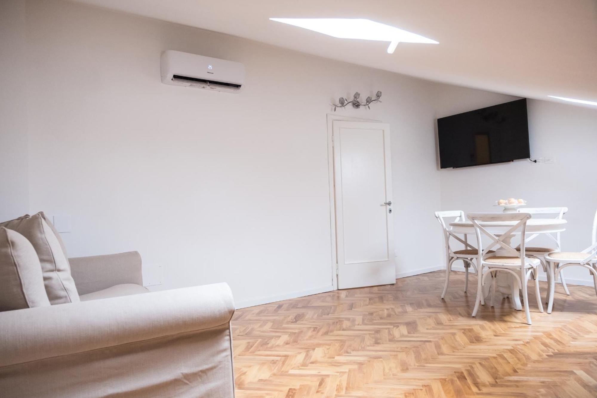 Althea Apartment Виареджо Екстериор снимка